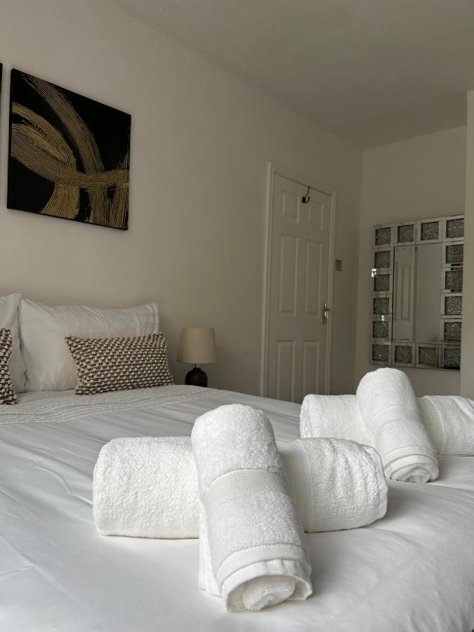 No6 Overnight Stays Free Onsite Parking Hindlip エクステリア 写真