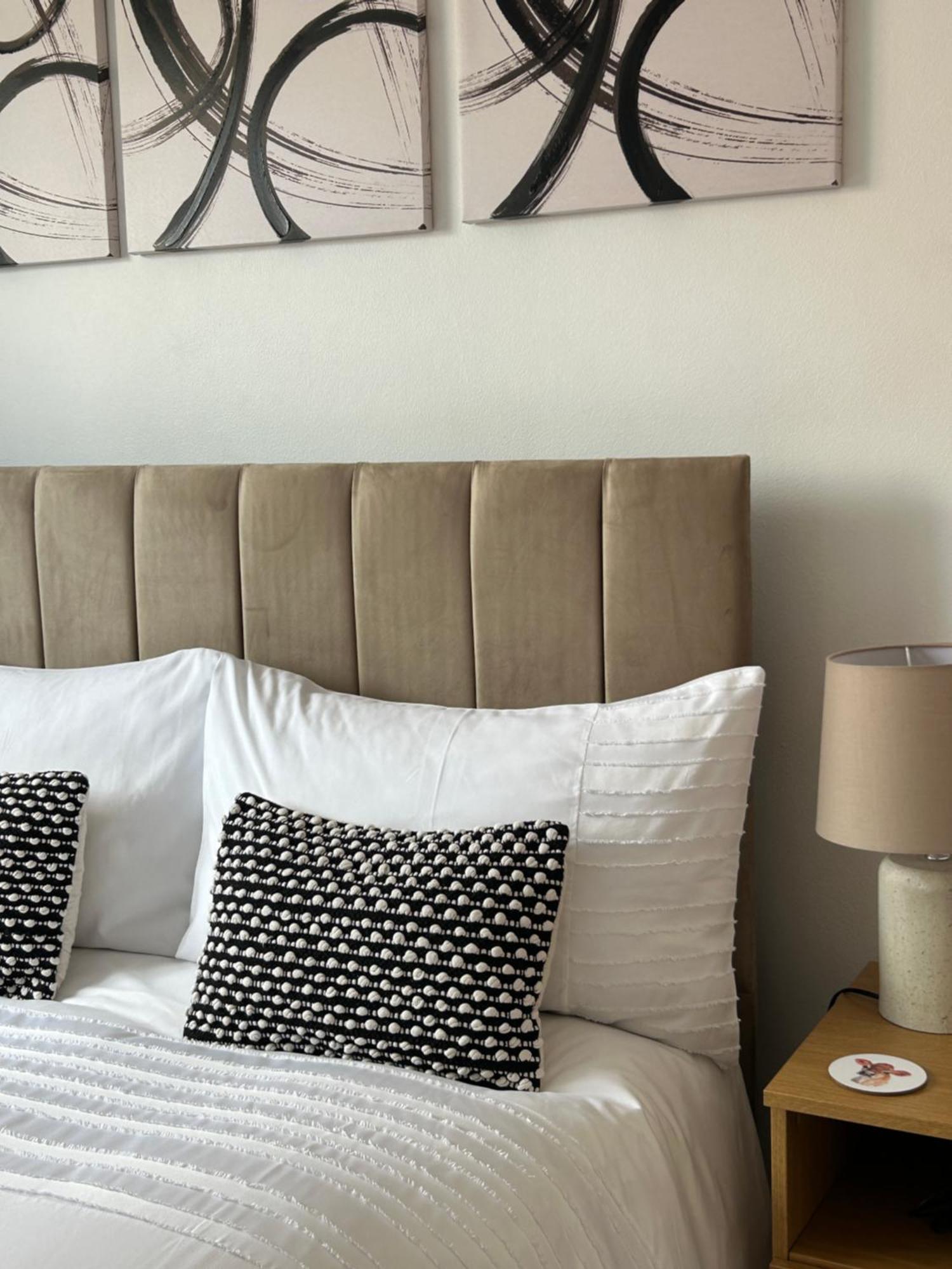 No6 Overnight Stays Free Onsite Parking Hindlip エクステリア 写真