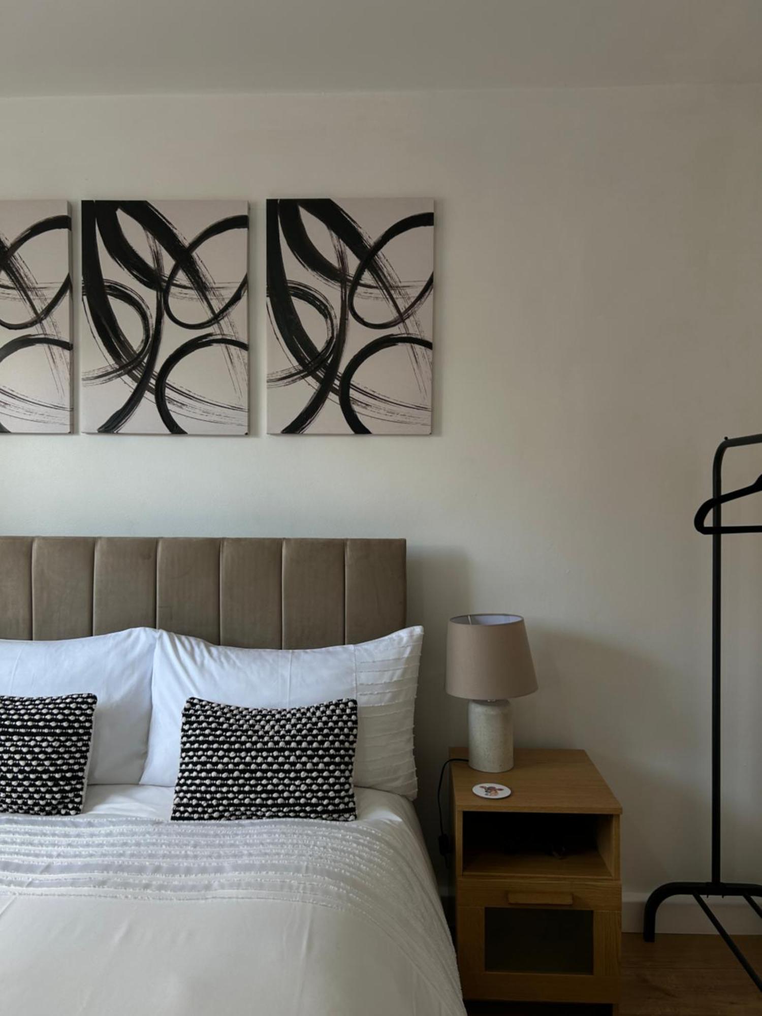 No6 Overnight Stays Free Onsite Parking Hindlip エクステリア 写真